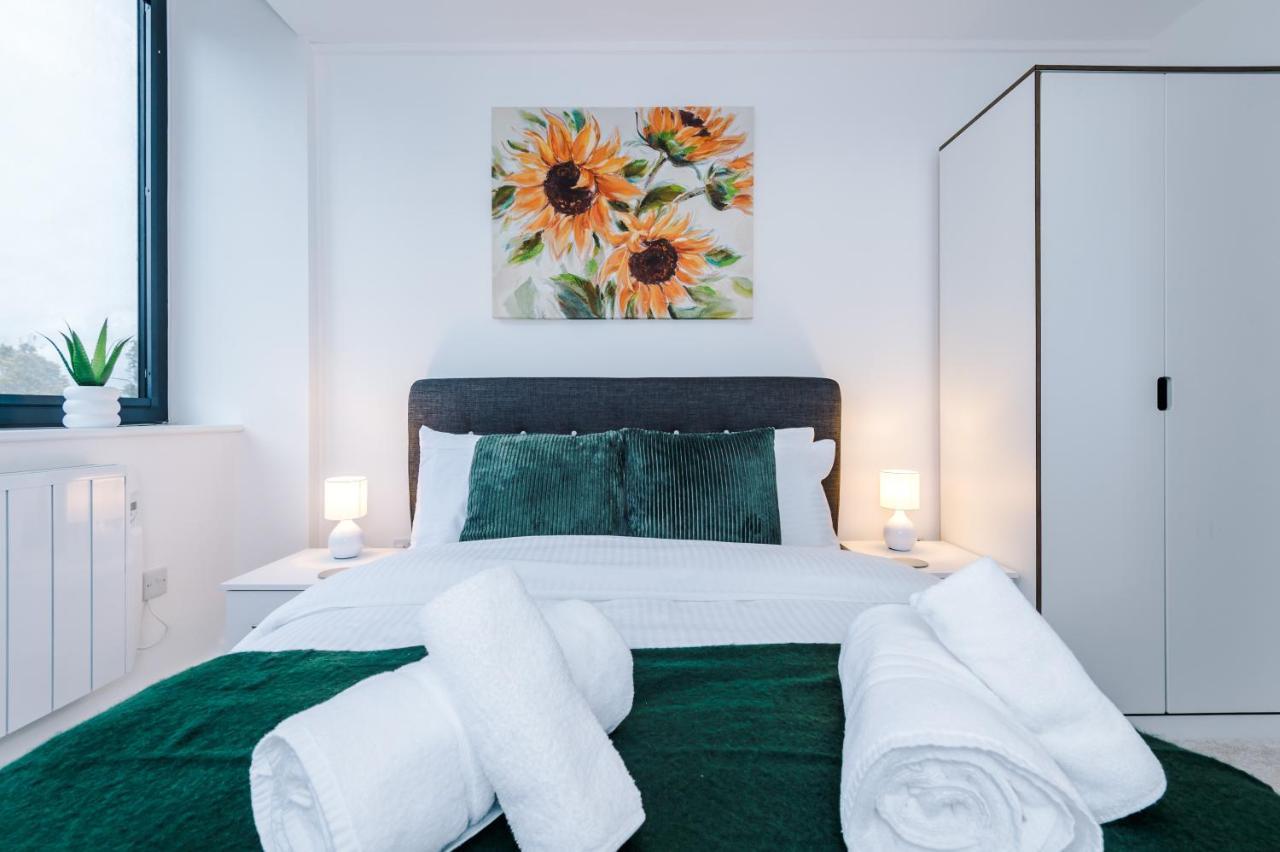 New! Stylish 2-Bed Apartment In Manchester By 53 Degrees Property - Amazing Location, Ideal For Small Groups - Sleeps 4! Dış mekan fotoğraf