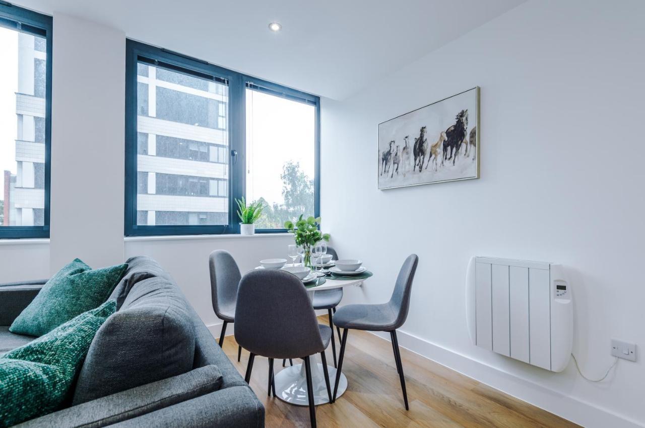 New! Stylish 2-Bed Apartment In Manchester By 53 Degrees Property - Amazing Location, Ideal For Small Groups - Sleeps 4! Dış mekan fotoğraf
