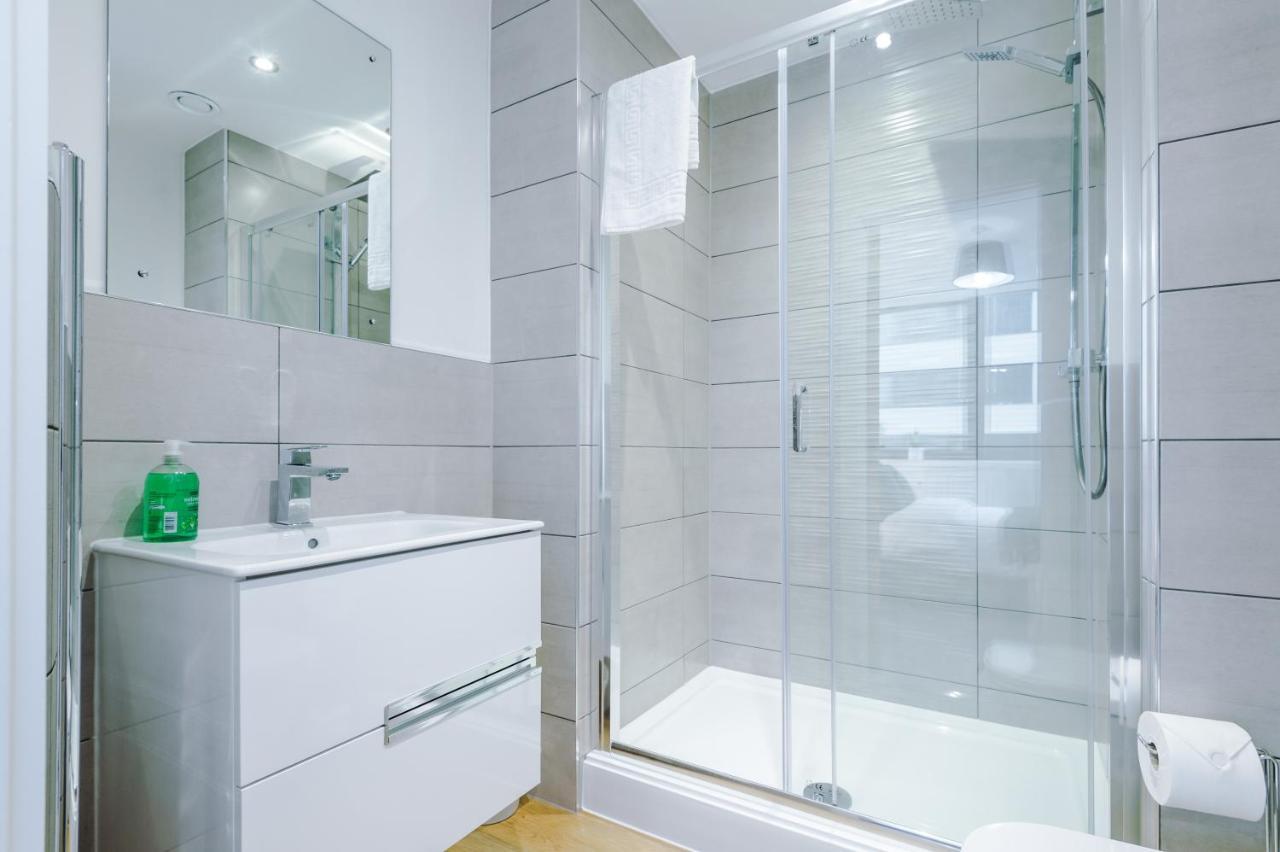 New! Stylish 2-Bed Apartment In Manchester By 53 Degrees Property - Amazing Location, Ideal For Small Groups - Sleeps 4! Dış mekan fotoğraf